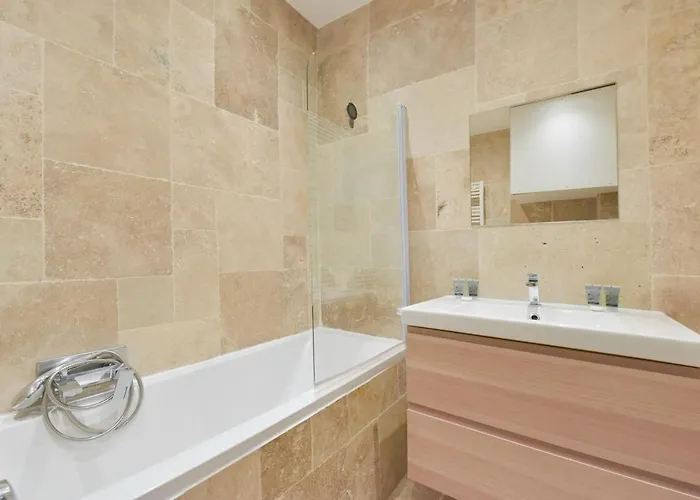 Lägenhet Vieux Murs - Brand New Flat For 4, Ac, Wifi Center Old Antibes