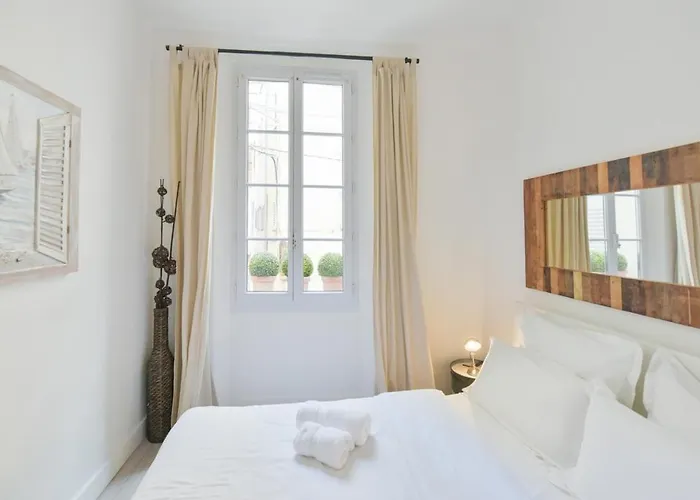 Vieux Murs - Brand New Flat For 4, Ac, Wifi Center Old Antibes