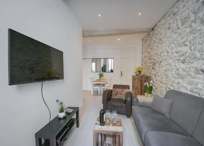 Vieux Murs - Brand New Flat For 4, Ac, Wifi Center Old Antibes